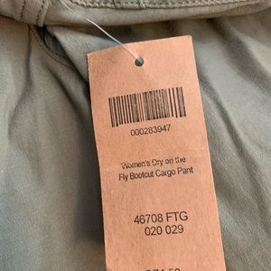 NWT SZ20 x 29 Duluth Trading Co “Dry on the Fly” Bootcut Cargo Pant